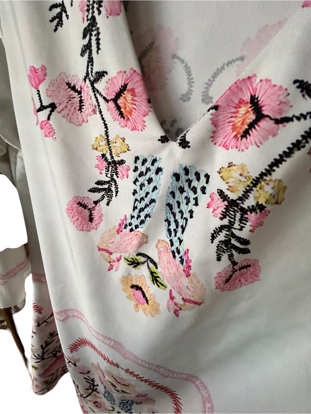 White Floral Embroidered V Neck Boho Tunic - Size Medium - Picture 8 of 12